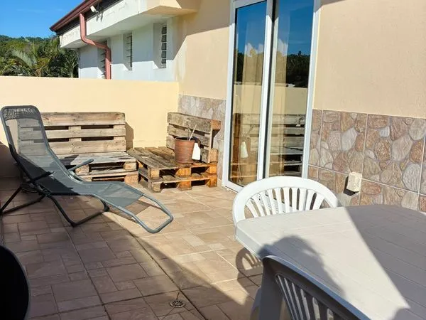 Appartement meublé et équipé de type T2 avec terrasse au Robert Moulin à Vent