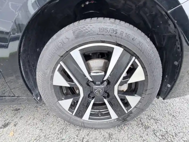Peugeot 208 hybrid 100 e-dcs6 — photo 63