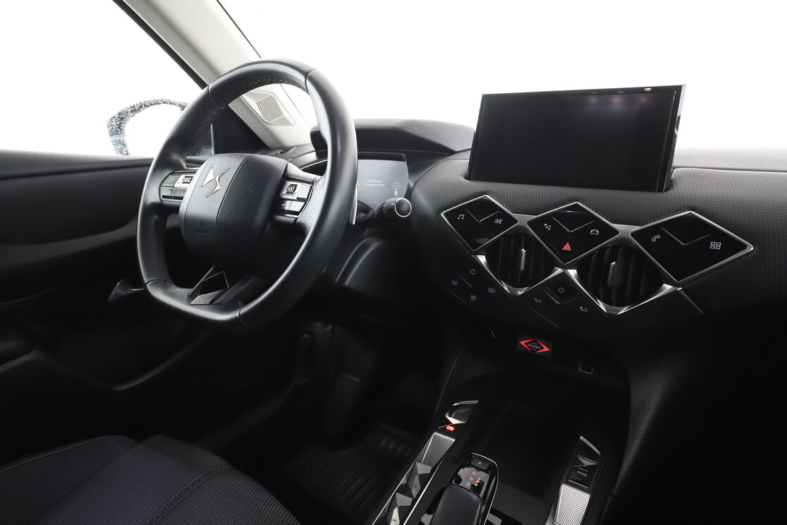 DS Automobiles DS3 Crossback 1.5 Blue-HDi Toits de Paris EAT8 — photo 12