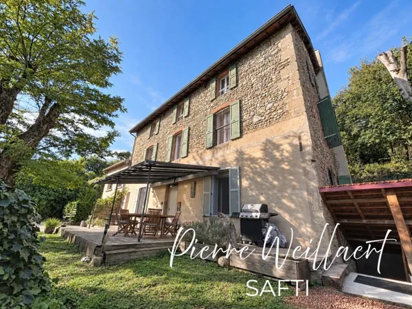 Maison familiale avec logement indépendant et grand terrain à Romans-sur-Isère