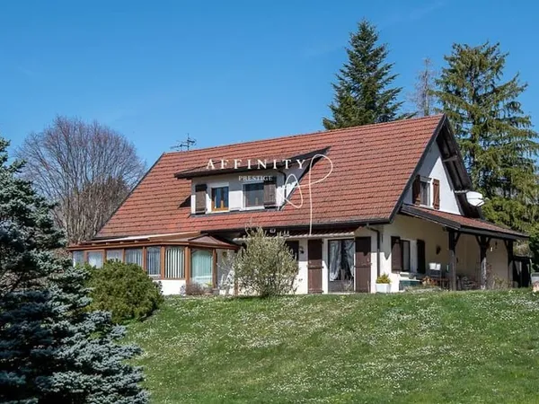 Maison 8 pièces 200 m²