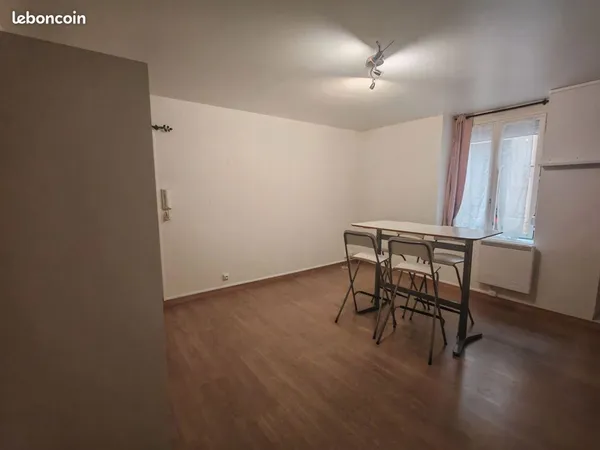 Studio 1 pièce 26 m²
