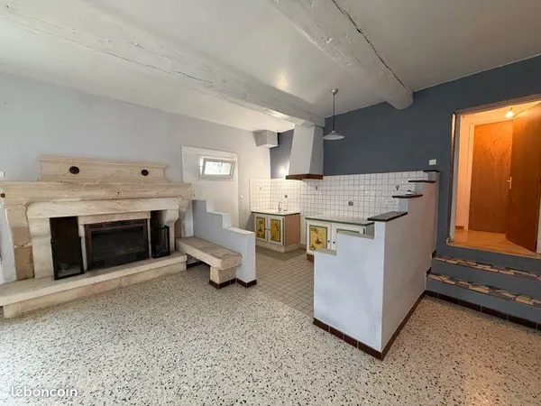 À louer - T2 non meublé 60 m² à Comps - 650 HC