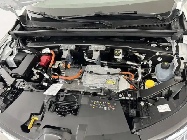 Renault Megane e-tech ev40 130ch standard charge — photo 26