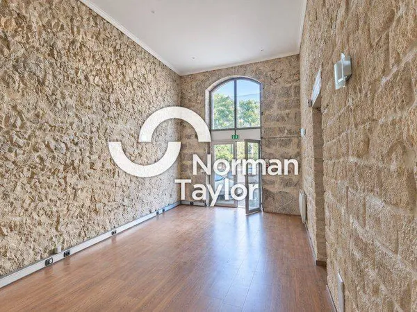 Local commercial 160 m²