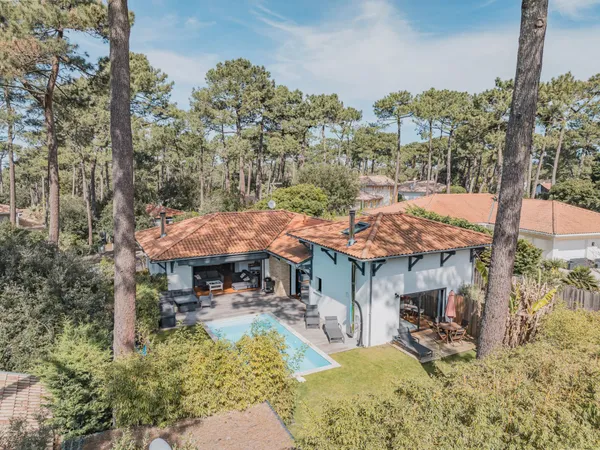 VILLA « FLORA » AVEC PISCINE ET JACUZZI AU PYLA-SUR-MER À PROXIMITÉ DU MOULLEAU - CAPACITÉ 10 COUCHA