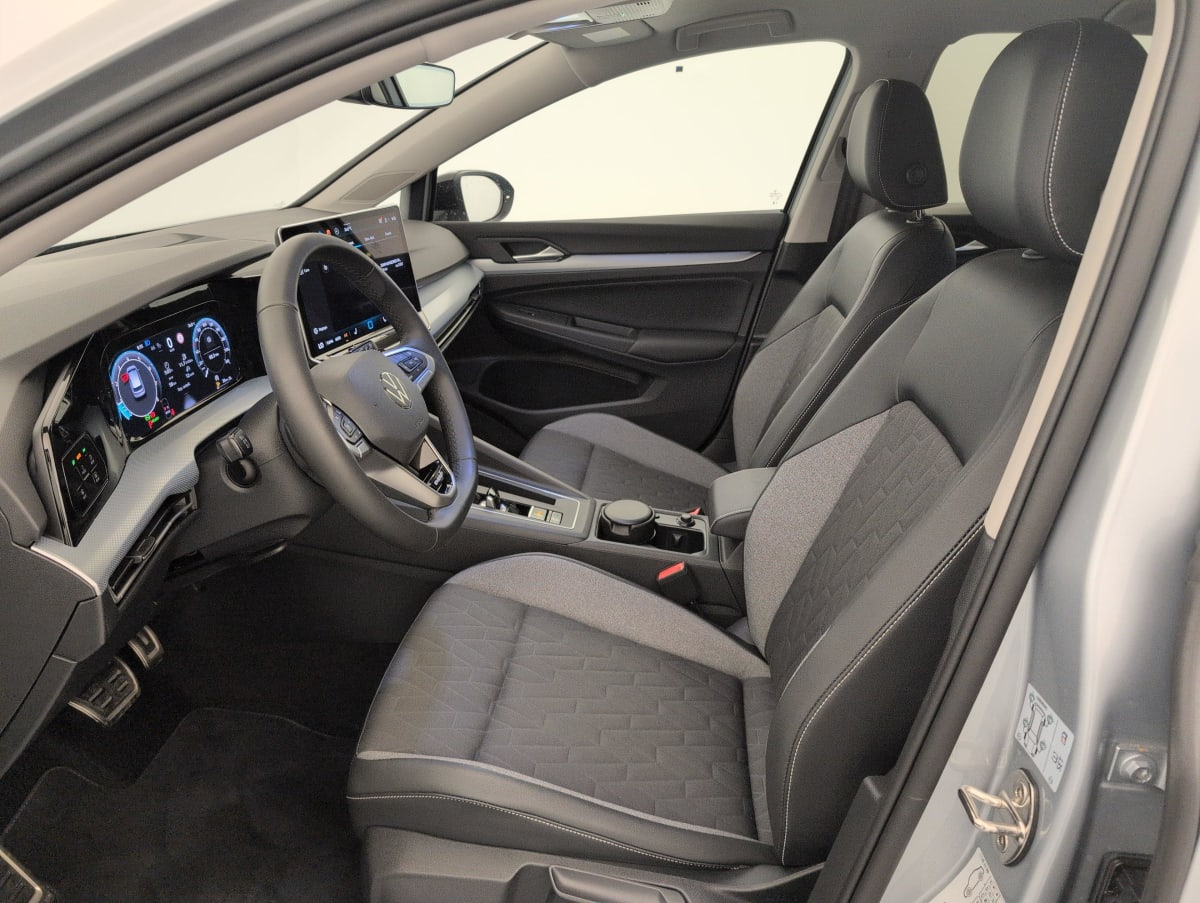 Volkswagen Golf 8 — photo 16