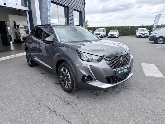 Peugeot 2008 puretech 130 s&amp;s eat8 — photo 1