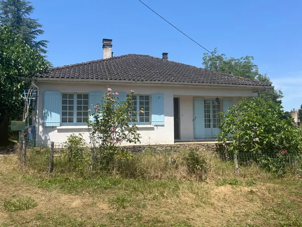Maison de campagne avec dépendances et terrains - T4 - 95m²