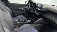 Peugeot 2008 1.2 PureTech 130ch S&S GT EAT8 — photo 15