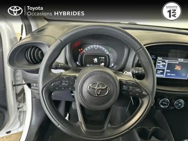 Toyota Aygo x 1.0 vvt-i 72ch dynamic — photo 9