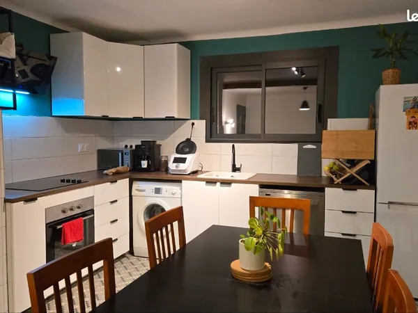 T4 lumineux avec balcon