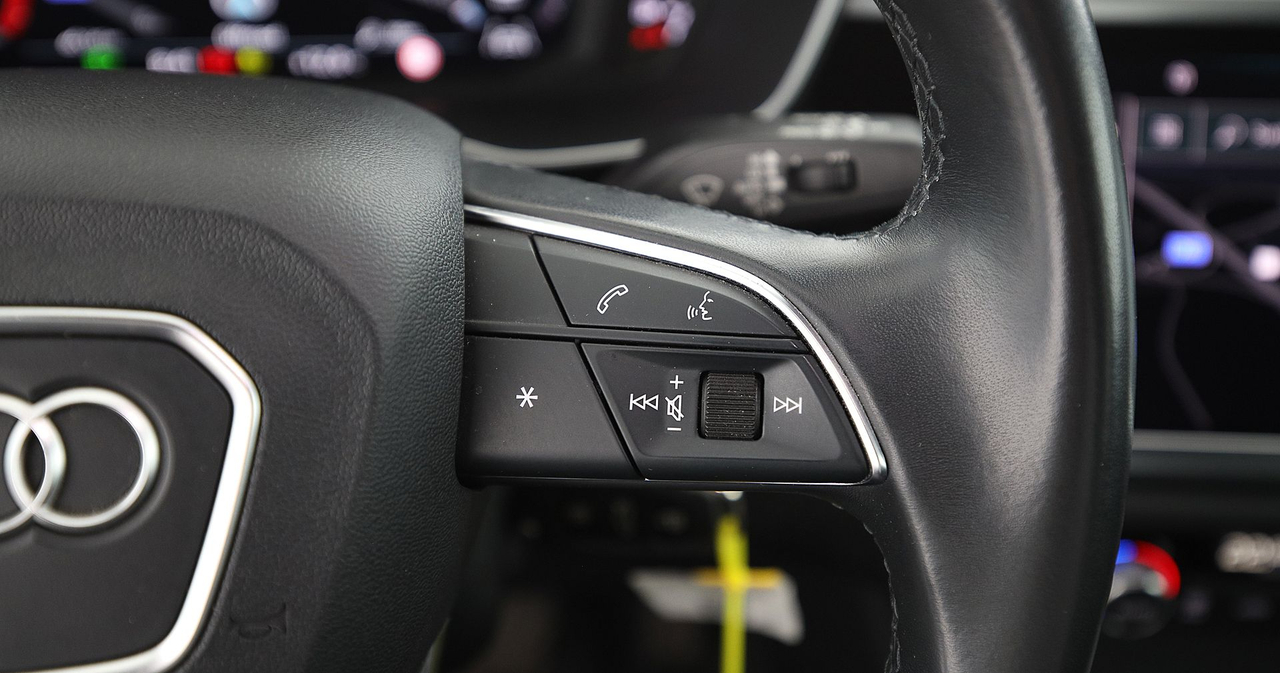 Audi Q3 — photo 24