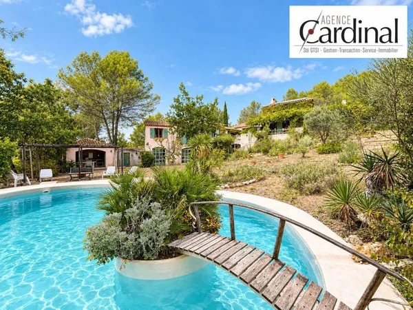 Maison 4 pièces 219 m²