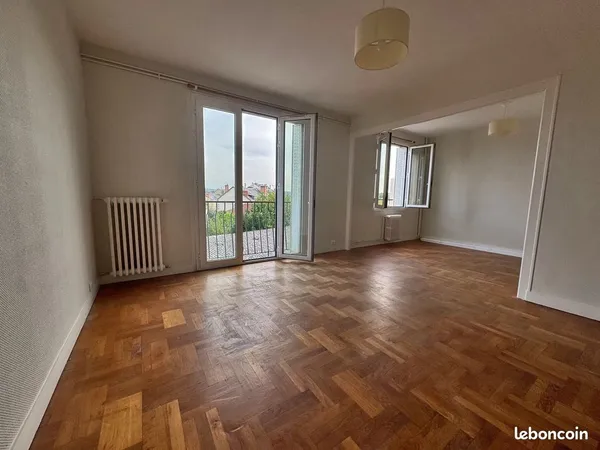 3 pièces 72m2 très calme belle vue près Mairie beaux volumes cuisine neuve (1er étage)