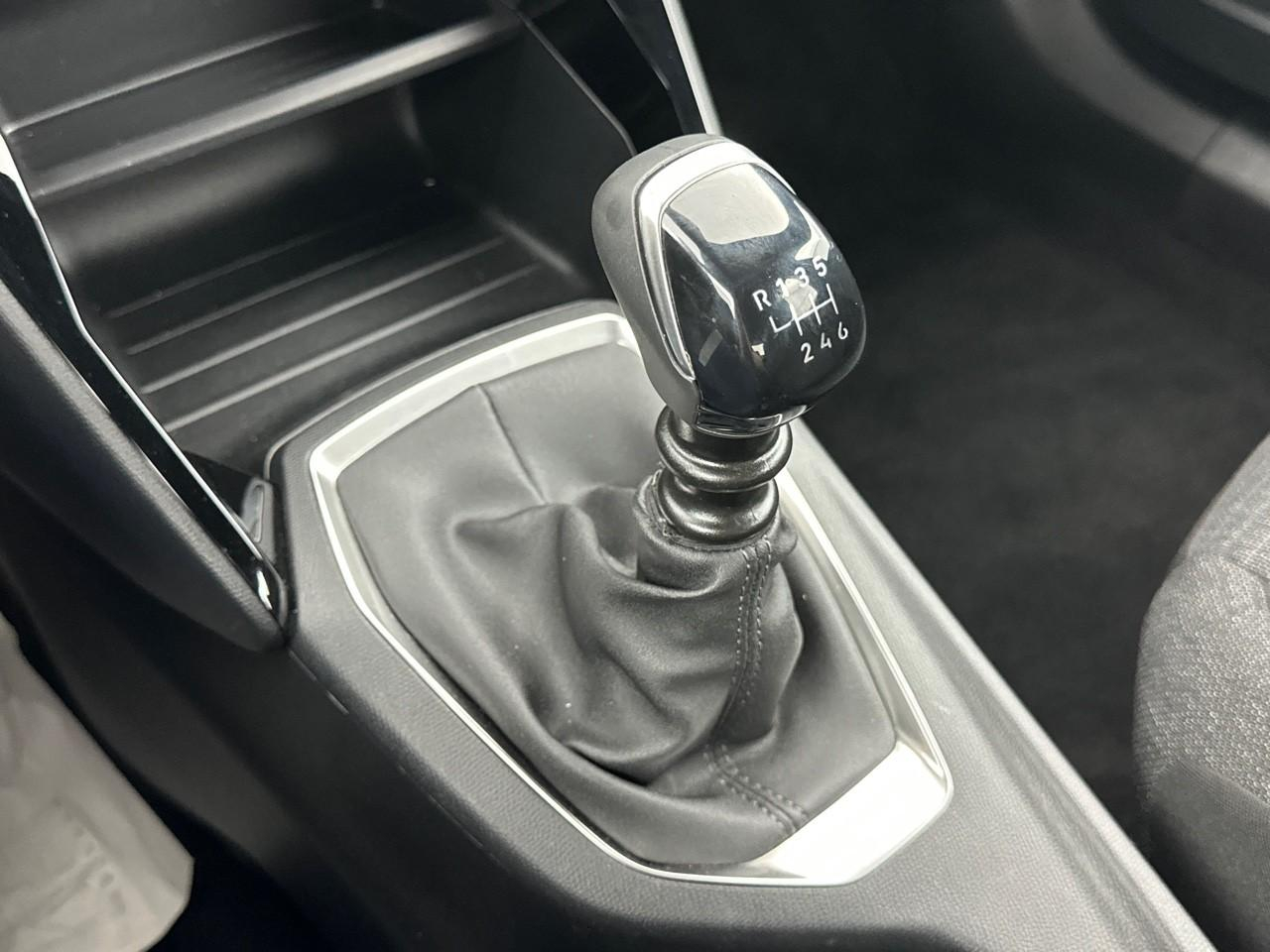 Peugeot 2008 100 s&s bvm6 style — photo 29
