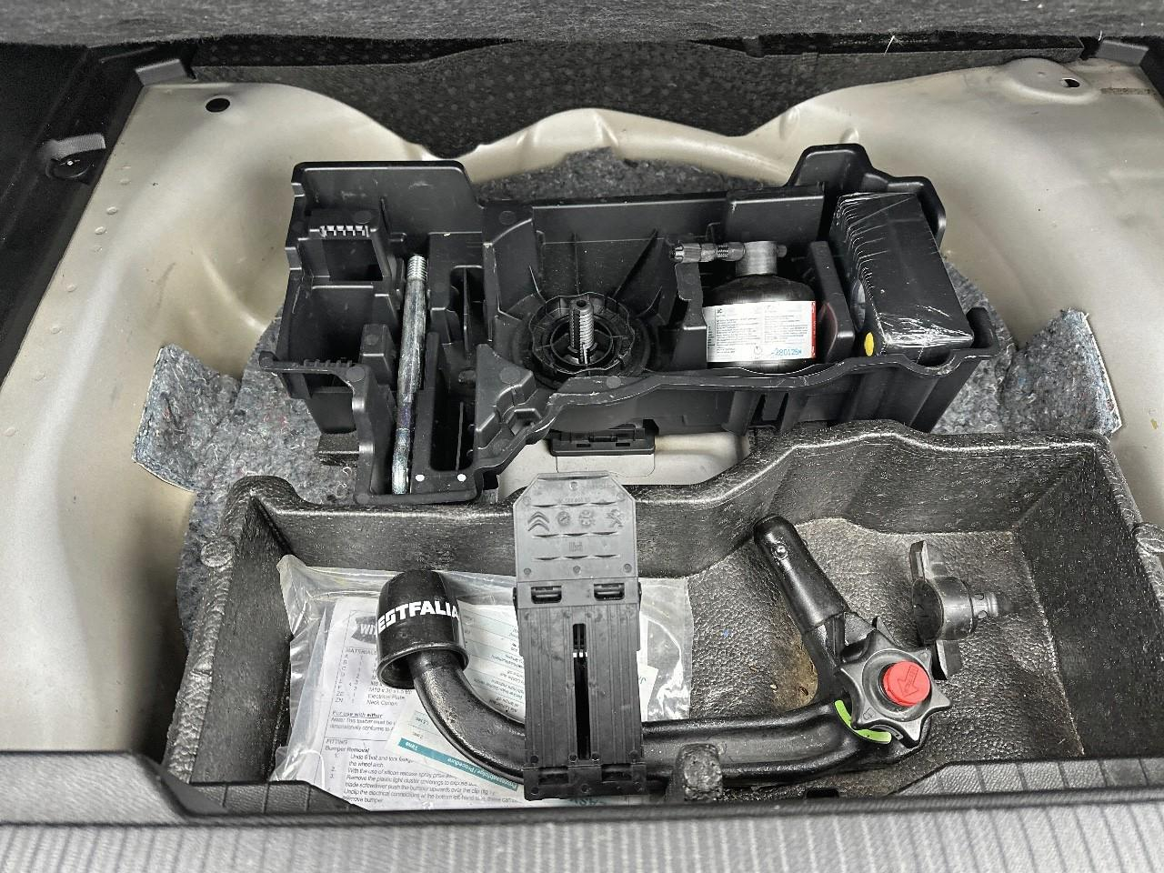 Peugeot 2008 puretech 130 s&s eat8 allure pack — photo 35