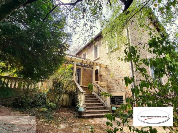 Propriété 7 pièces 107 m²