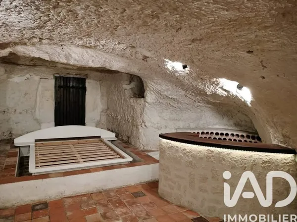 Cave 60 m²