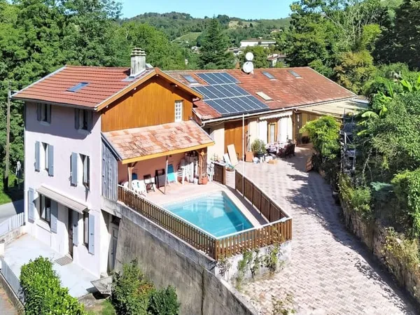 Maison 5 pièces 251 m²