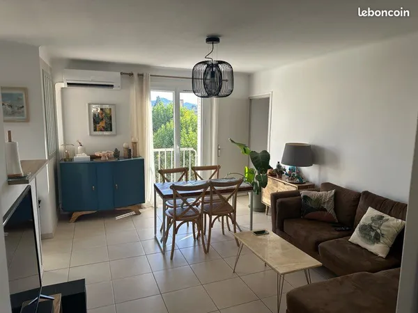 Marseille 9e, La Pauline, T4 de 64 mètres carrés, plein sud, vue parc, résidence fermée