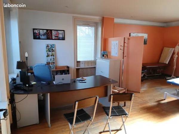 LOCAL professionnel, bureau, salle de soin, disponible 3 jours ouvrés par semaine