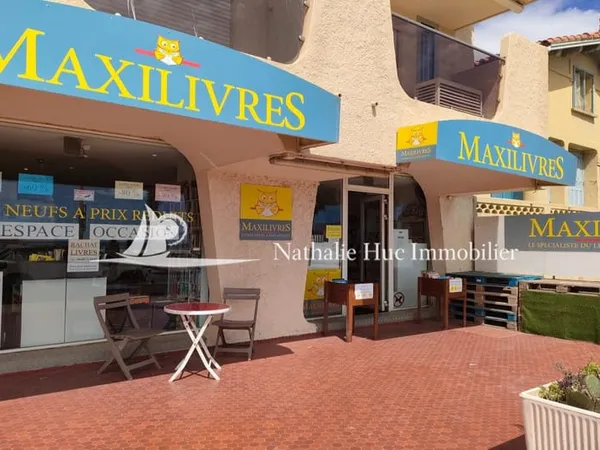 Immeuble commercial 77 m²