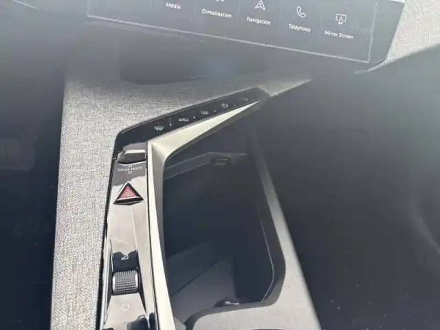 Peugeot 3008 hybrid 145 e-dcs6 — photo 35