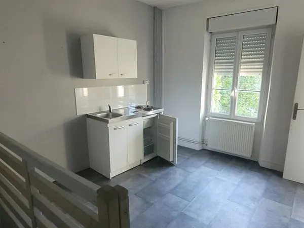 Appartement T1 Souplex disponible dès à présent. Non meublé