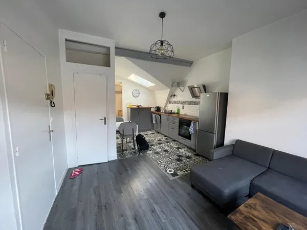 Bel appartement T3 de 50m² situé au coeur des rues commerçantes du centre ville de Melun