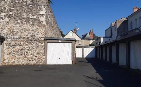 Stationnement Location Tours 101€