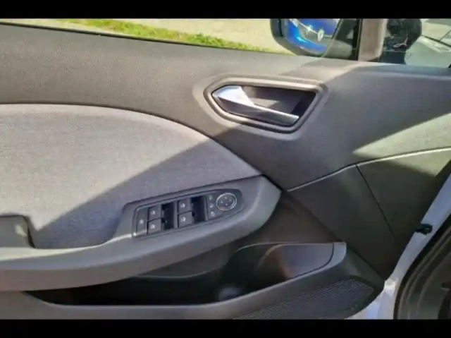 Renault Clio 1.0 tce 90ch techno - 24 — photo 8