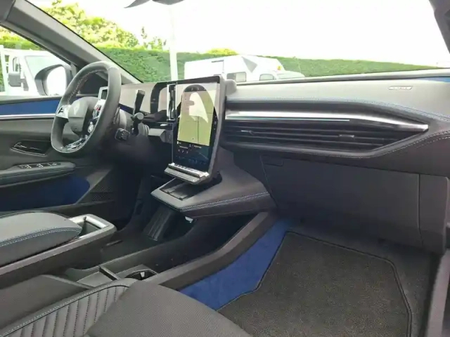 Renault Megane e-tech 220 ch autonomie confort — photo 12