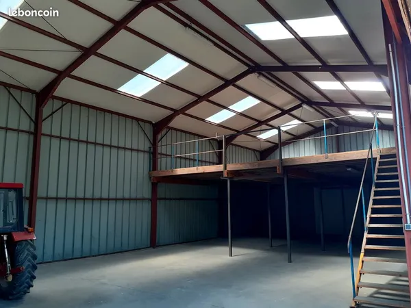Hangar/s Dépôt/s à louer près centre d'USSEL 19
