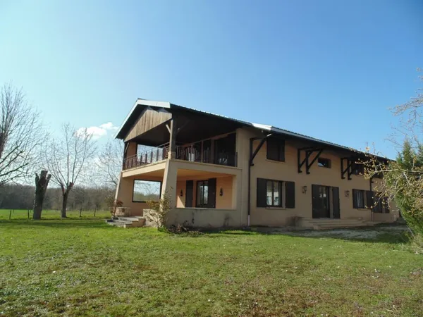 Maison 9 pièces 297 m²