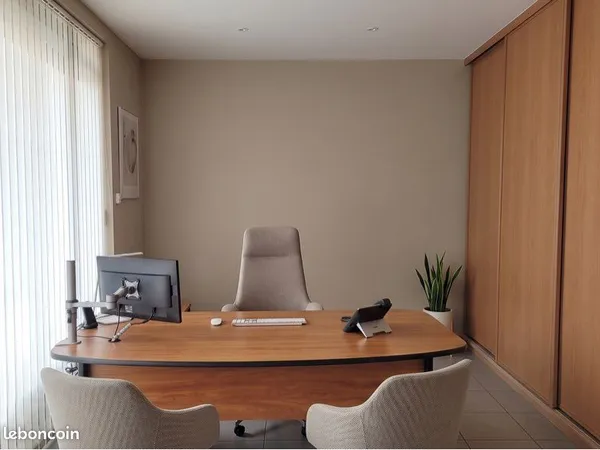 à louer - 2 bureaux paramédicaux - lyon 8e - cabinet rénové