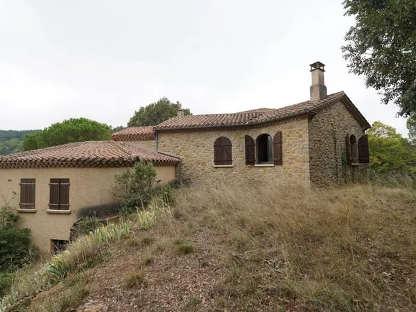 Maison 4 pièces 250 m²