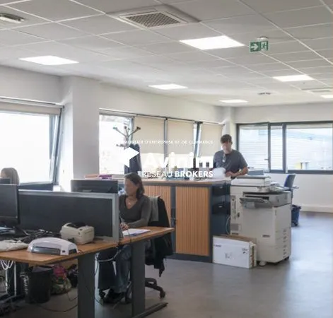 Bureaux 214 m² Ézanville