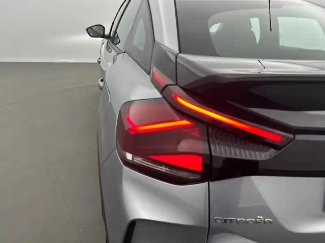 Citroën C4 e- 136 ch automatique — photo 17