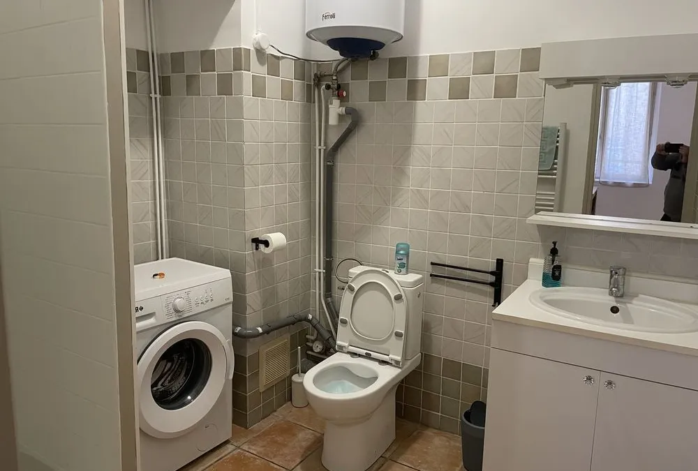 Photo 1