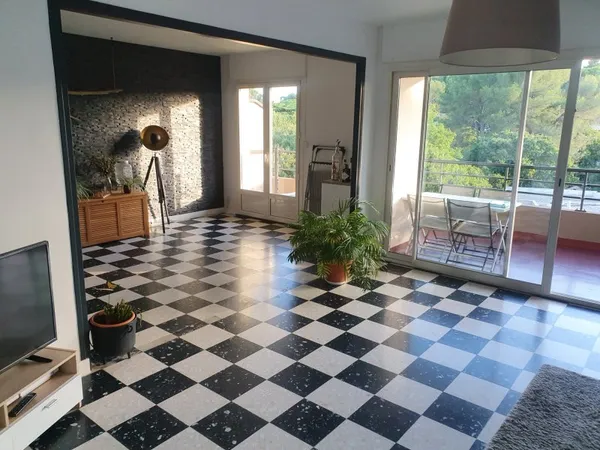 P5 131 m2 dont 29 m2 terrasse quartier Trois Piliers NIMES