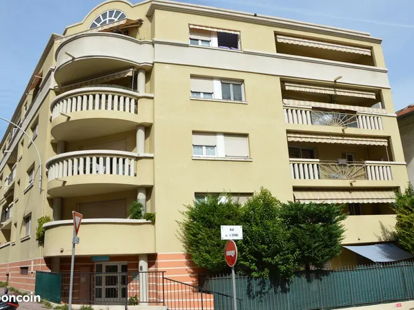 Spacieux 2P 54 m2 Résidence de standing Quartier de l'horloge