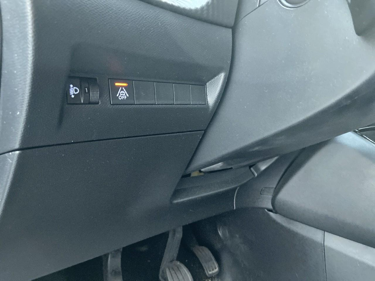 Peugeot 208 puretech 75 s&s bvm5 active business — photo 18