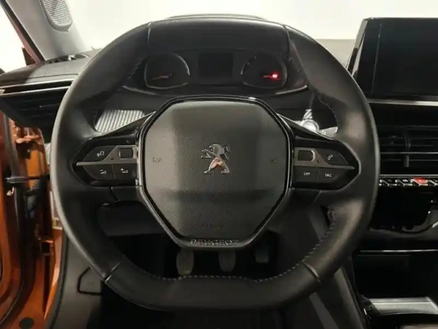 Peugeot 2008 1.2 130 s&amp;s allure gps radars carplay — photo 15
