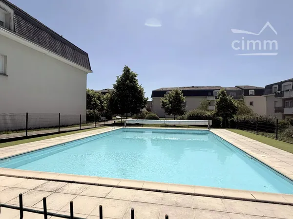 Appartement 3 pièces avec terrasse et piscine – La Chaussée-Saint-Victor