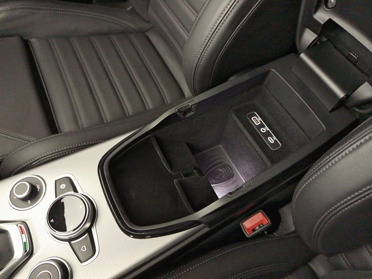 Alfa Romeo Stelvio 2.2 160 ch at8 veloce — photo 18