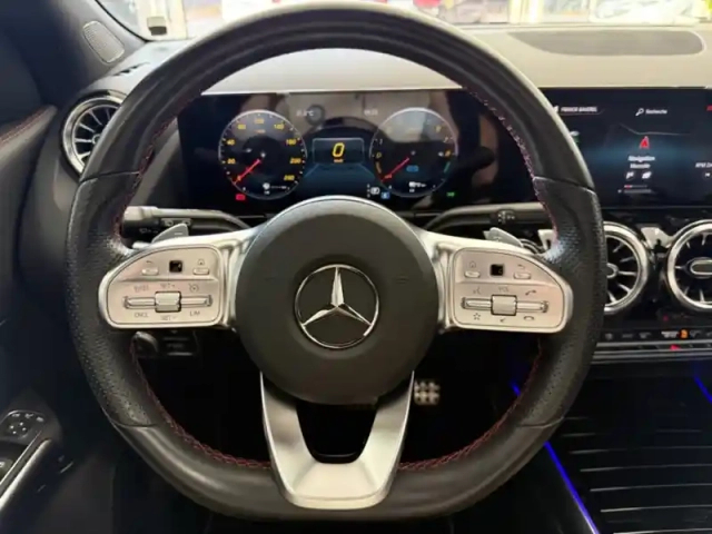 Mercedes Gla 250 e amg line — photo 15