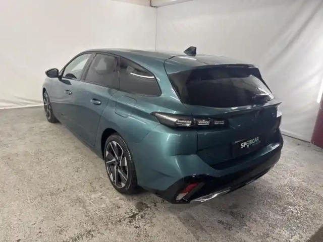 Peugeot 308 sw phev 180ch allure e-eat8 — photo 6