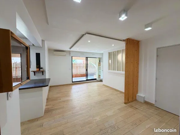 T2 40 m² + Terrasse 14 m² Climatisation (parking)
