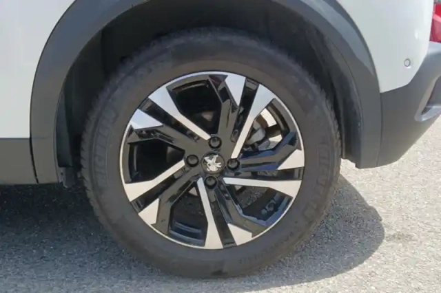 Peugeot 2008 puretech 130 s&amp;s eat8 — photo 13